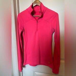Under Armour women’s medium fitted cold gear long sleeve half zip top. Hot pink